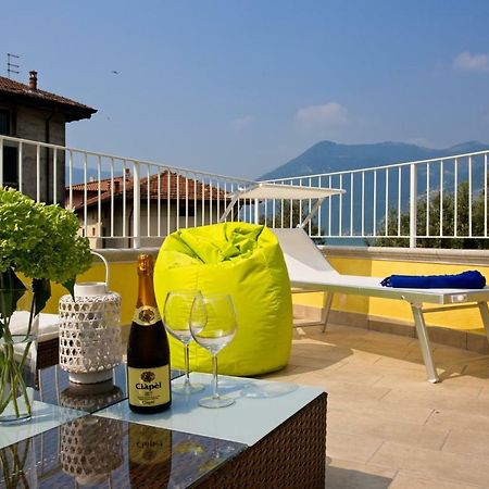 Casa Vacanze Marconi 22 Marone Exterior foto